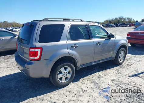 2008 Ford Escape Xlt z USA, uszkodzony, nr VIN 1FMCU03158KA92479